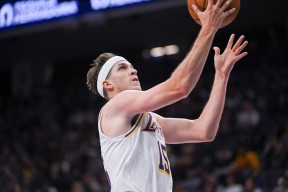 开云体育赛事直播关于清晨NBA常规赛传出新动向，夏洛特黄蜂豪取连胜，管理层表态——震撼外界，身体对抗强度拉满的信息