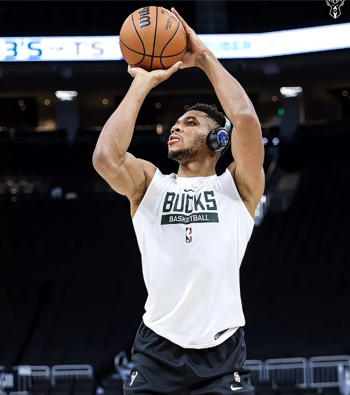 字母哥回归赛场,惊险取胜首场状态亮眼,澳大利亚队观众沸腾!的简单介绍 字母哥回归赛场,惊险取胜首场状态亮眼,澳大利亚队观众沸腾!的简单介绍