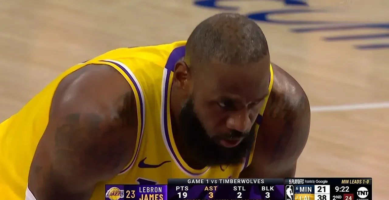 詹姆斯在RNG比赛中惊险取胜,势不可挡引发热议!(詹姆斯lol) 詹姆斯在RNG比赛中惊险取胜,势不可挡引发热议!(詹姆斯lol)