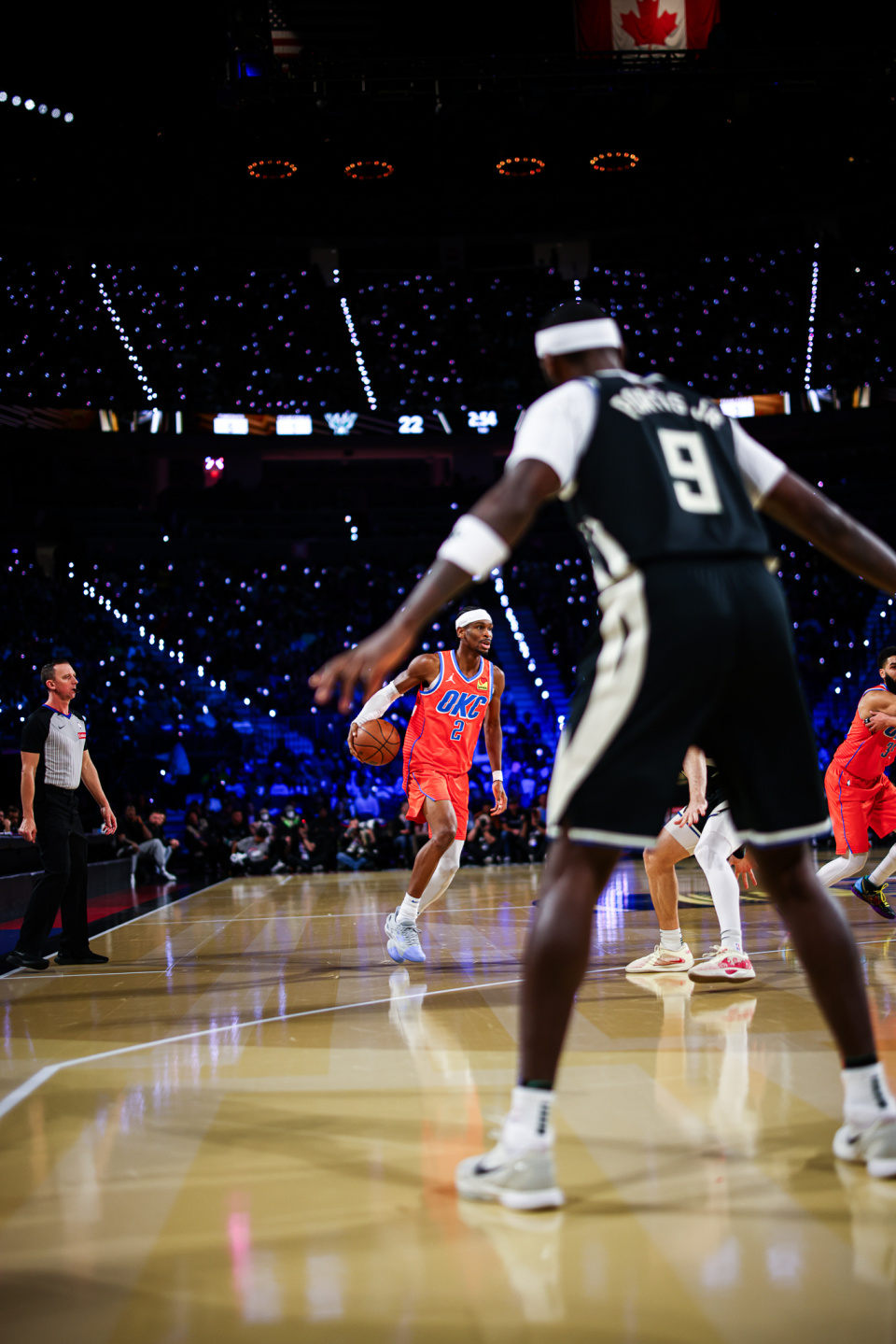 包含国际比赛日NBA常规赛焦点战，密尔沃基雄鹿豪取连胜，话题不断，控场能力受关注的词条